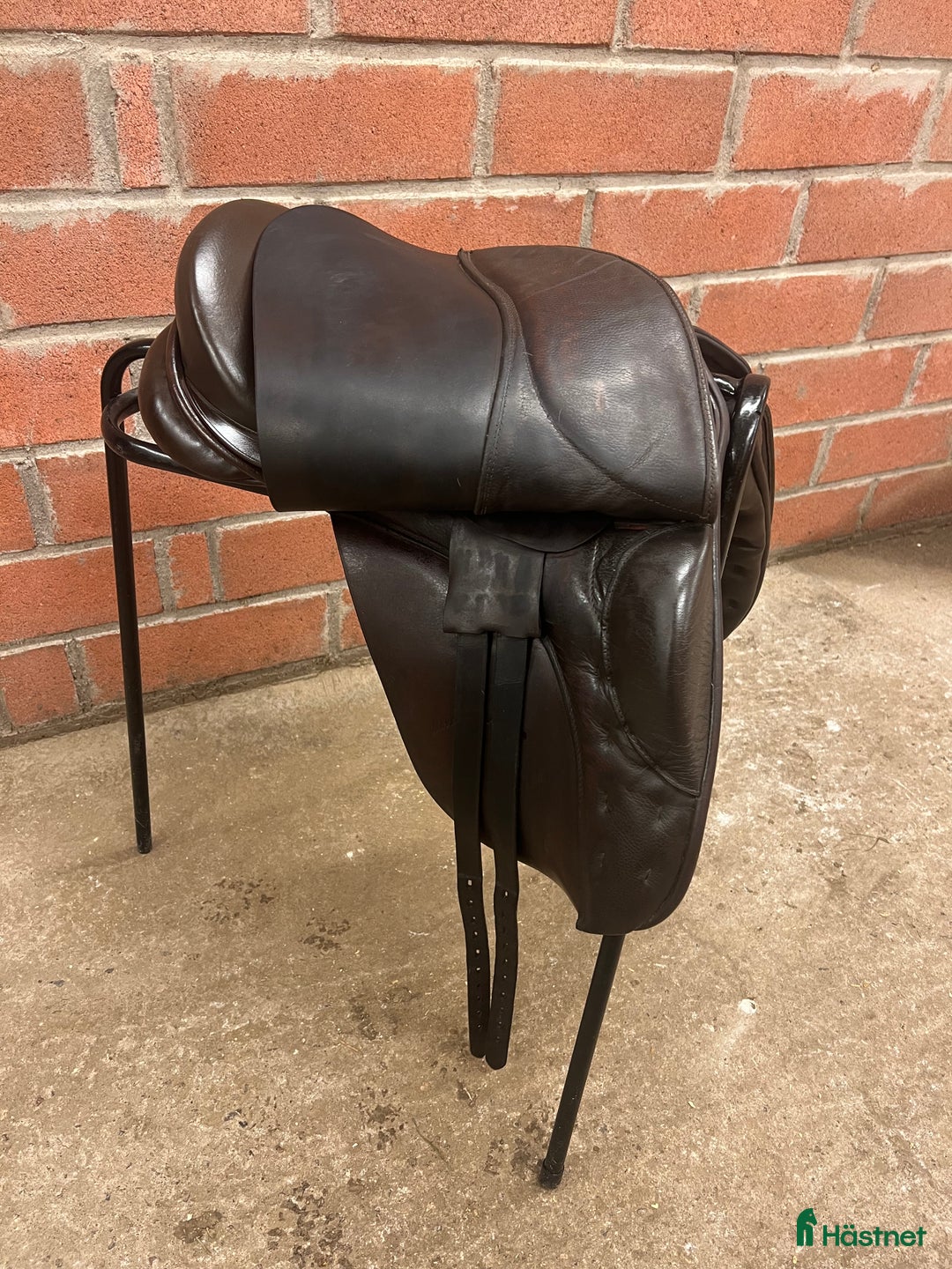 Sadlar hästutrustning till salu: Dressyrsadel Morris and Nolan 17” i Tidaholm - Annons 3