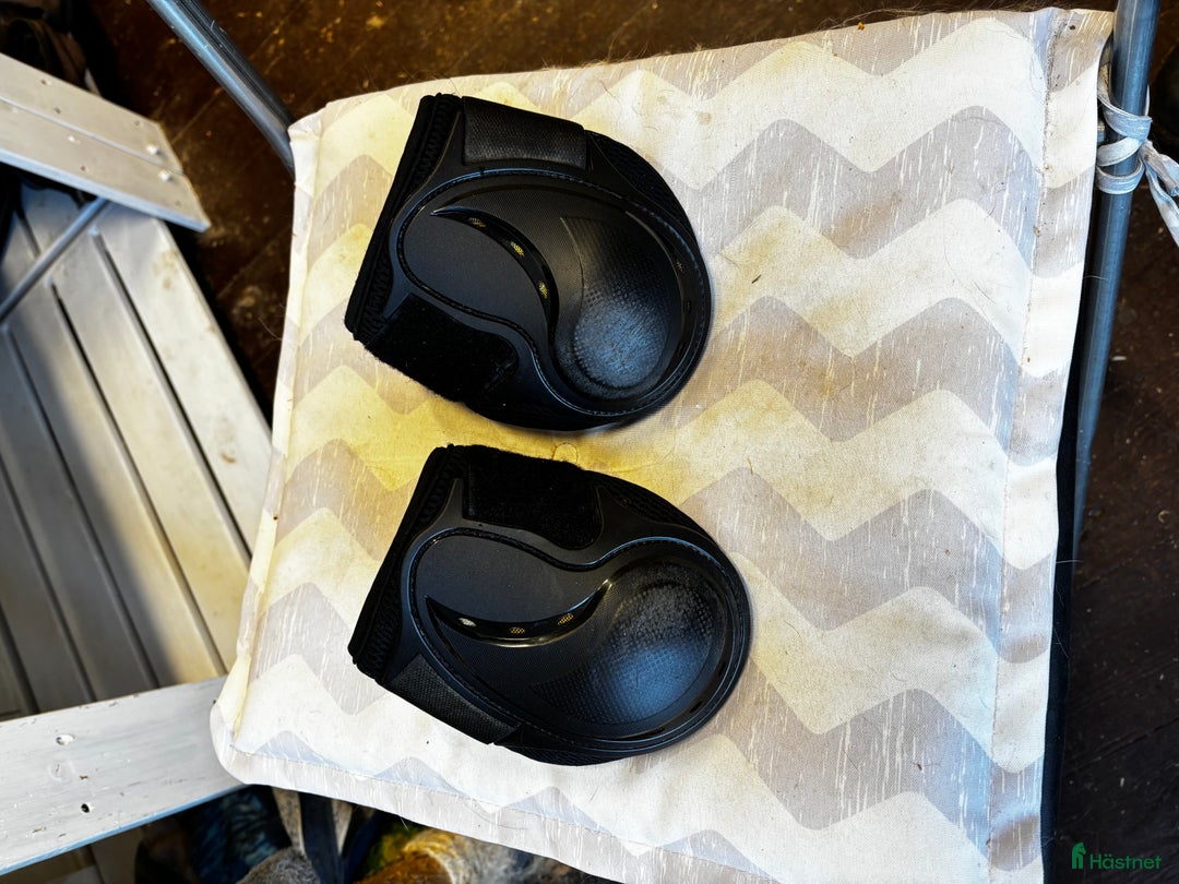 Benskydd hästutrustning till salu: Benskydd BoT i Hudiksvall - Annons 4