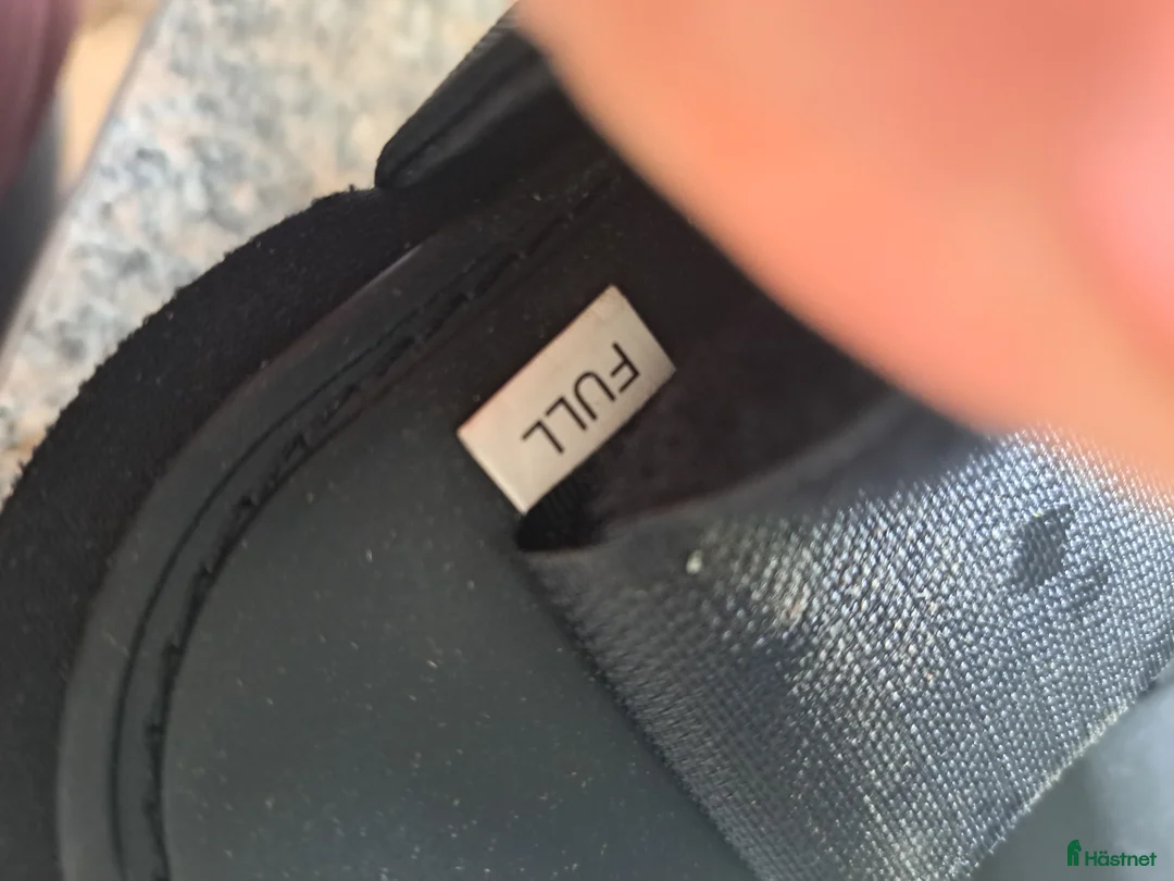 Benskydd hästutrustning till salu: Fina oanvända senskydd i Ljusterö - Annons 3