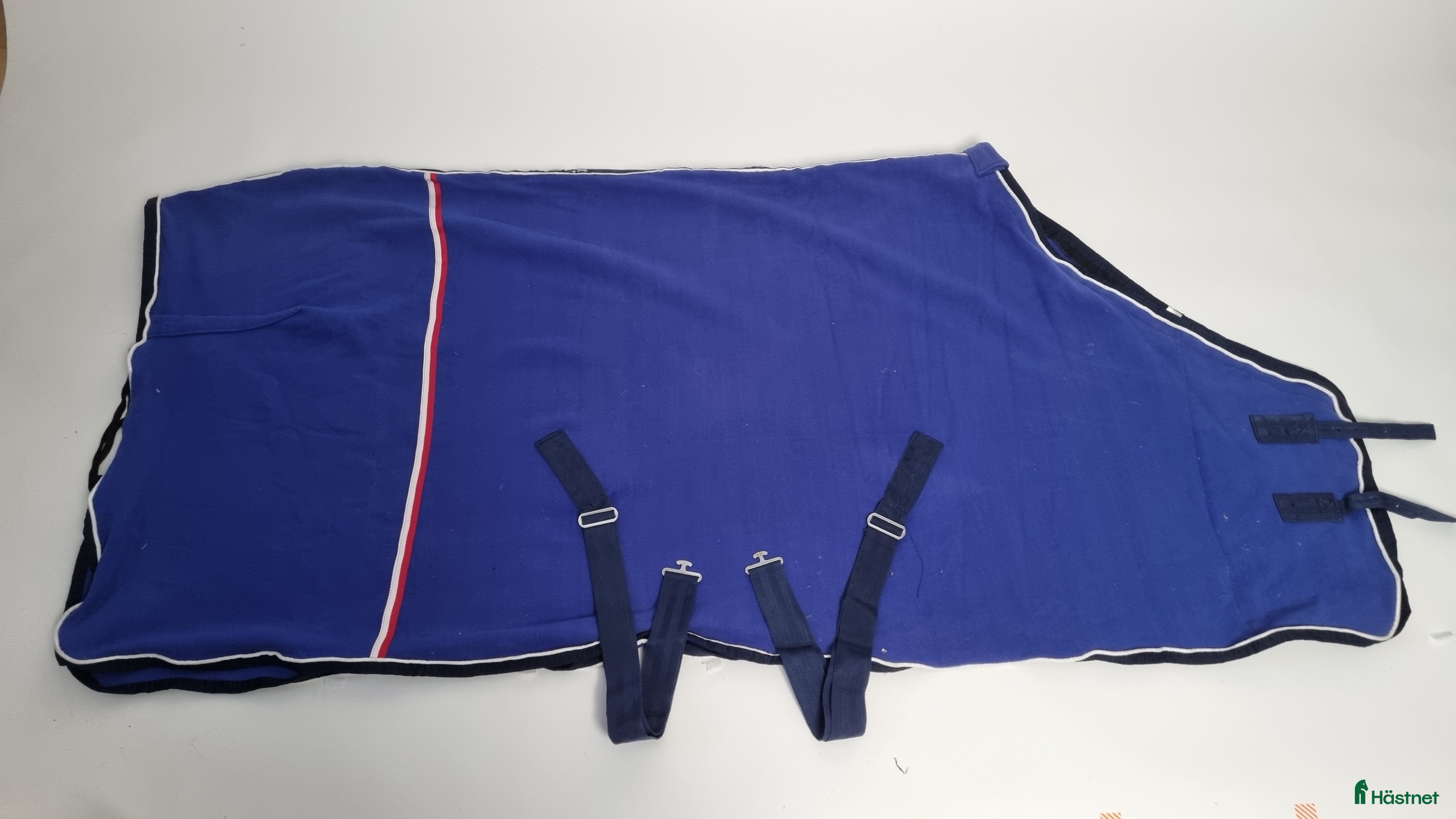 Täcken hästutrustning till salu: Fleecetäcke Showmaster i Färentuna - Annons 9