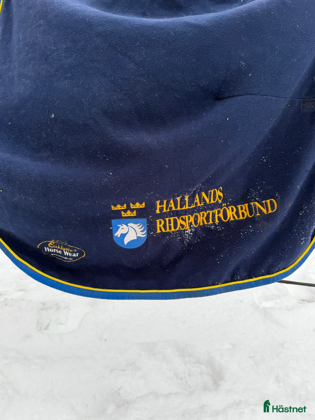 Täcken hästutrustning till salu: Hollands ridsportförbund ländtäcke  i Värmdö - Annons 2