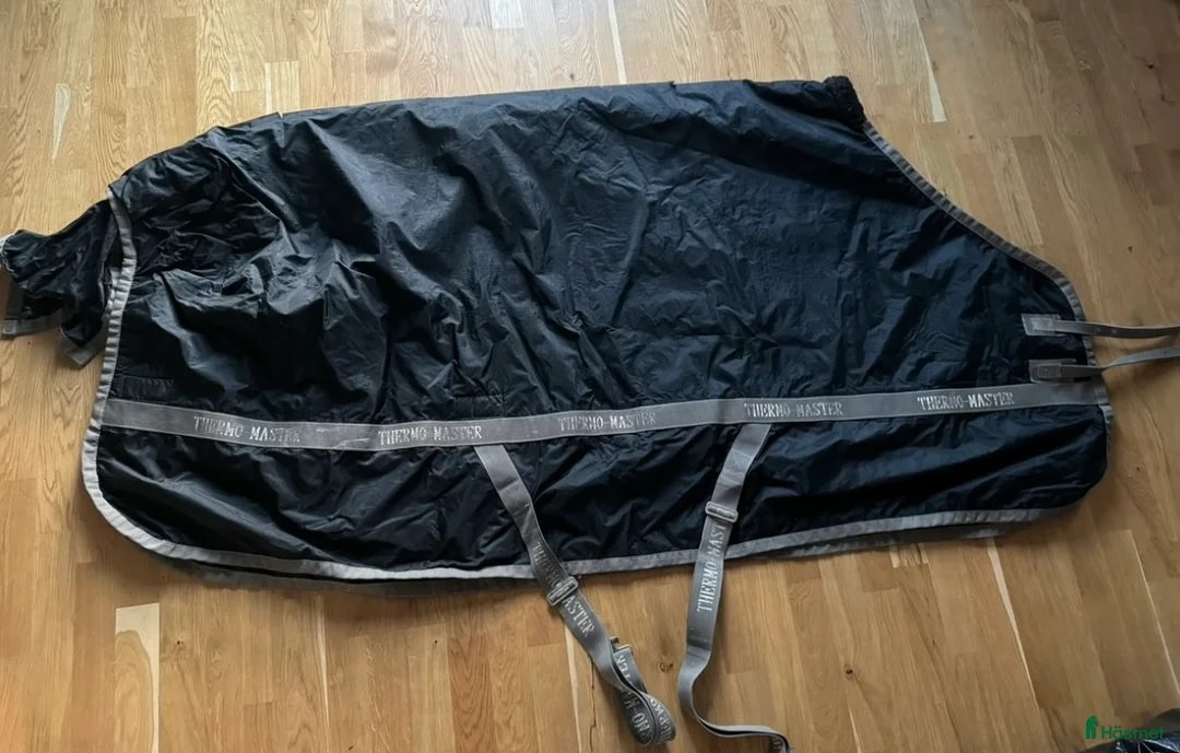 Täcken hästutrustning till salu: Täcke  i Eskilstuna - Annons 5