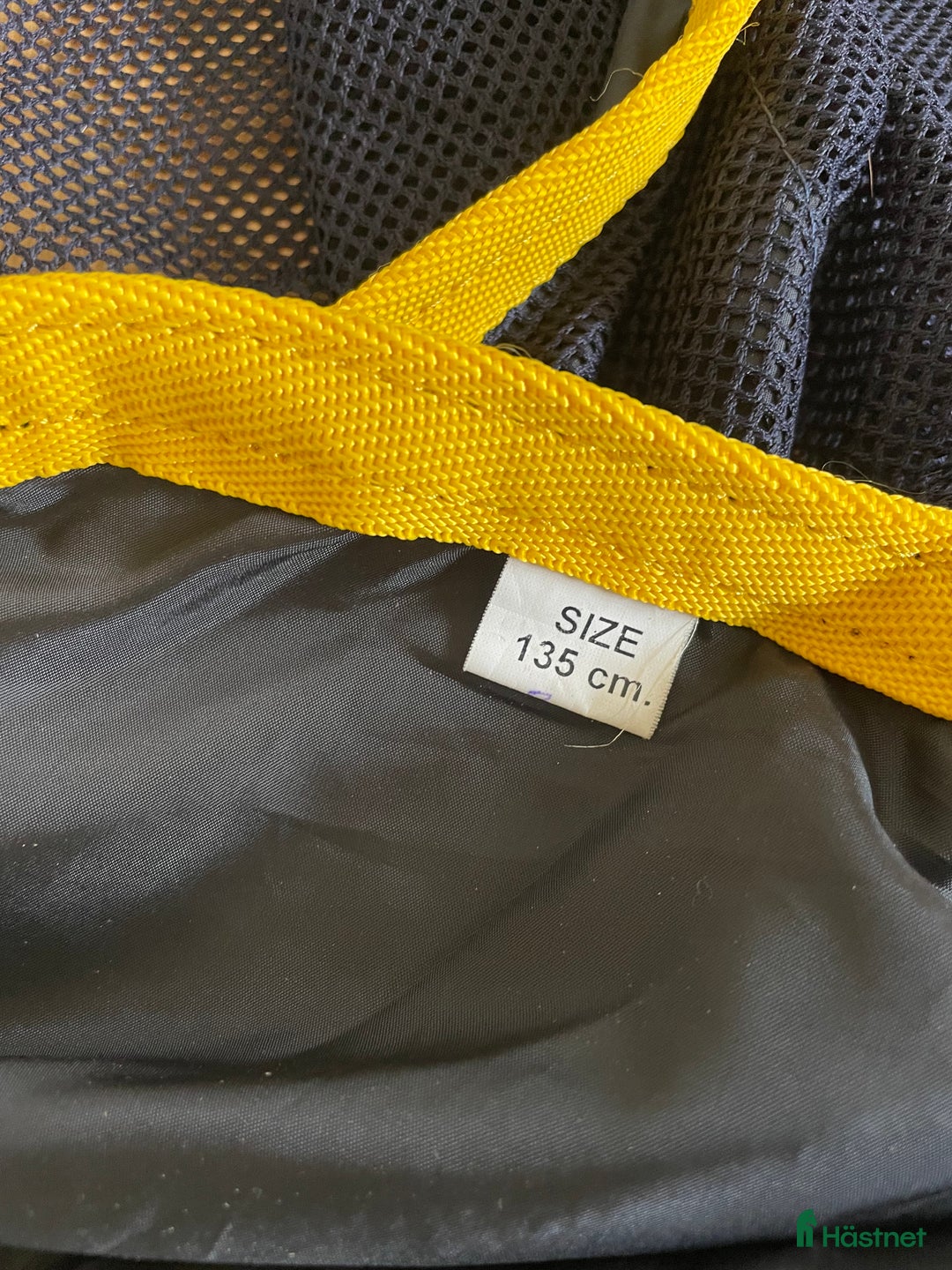 Täcken hästutrustning till salu: Svea Sverigetäcke  i Frösön - Annons 3