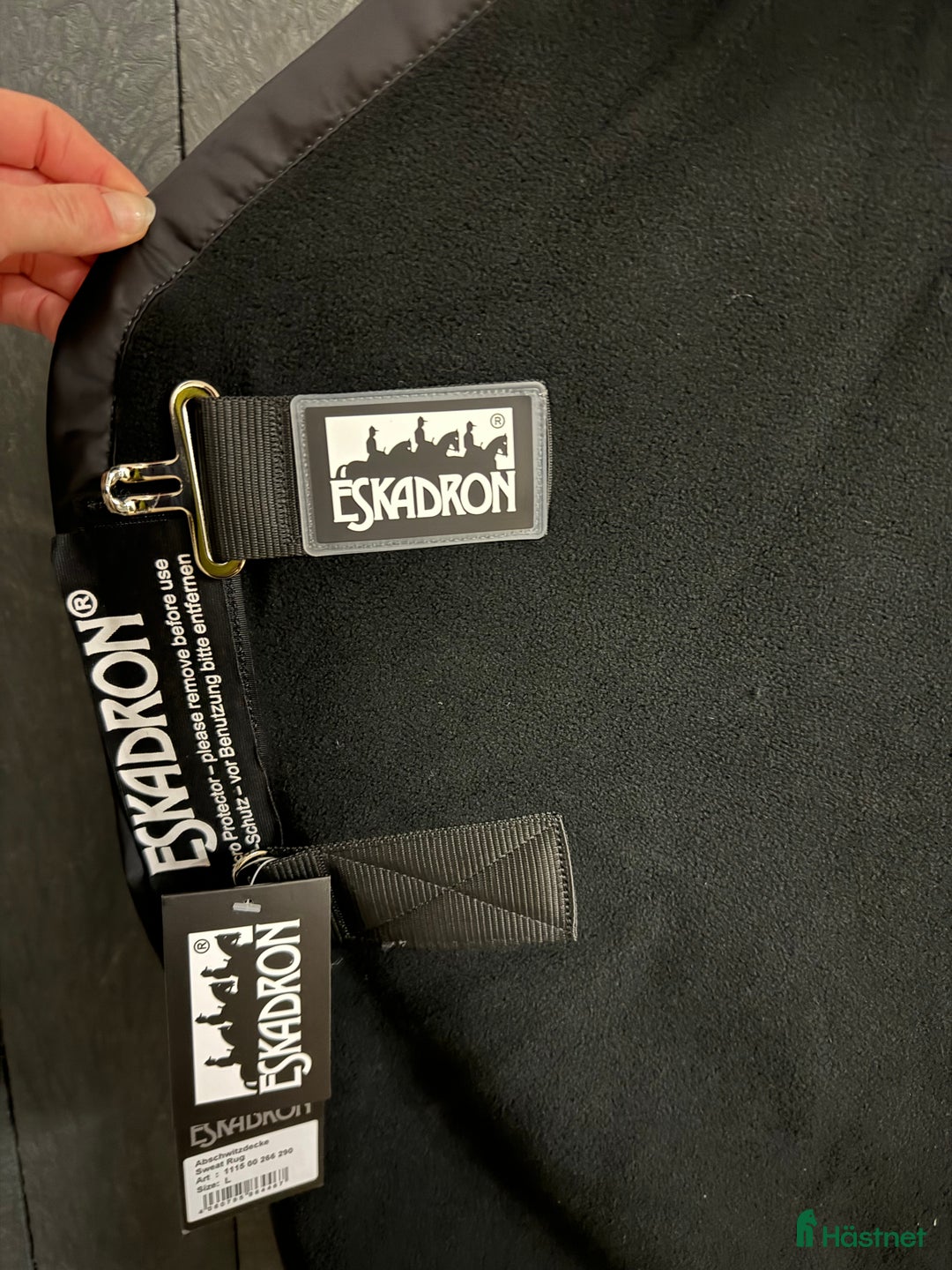 Täcken hästutrustning till salu: Oanvänt fleecetäcke i Skövde - Annons 2