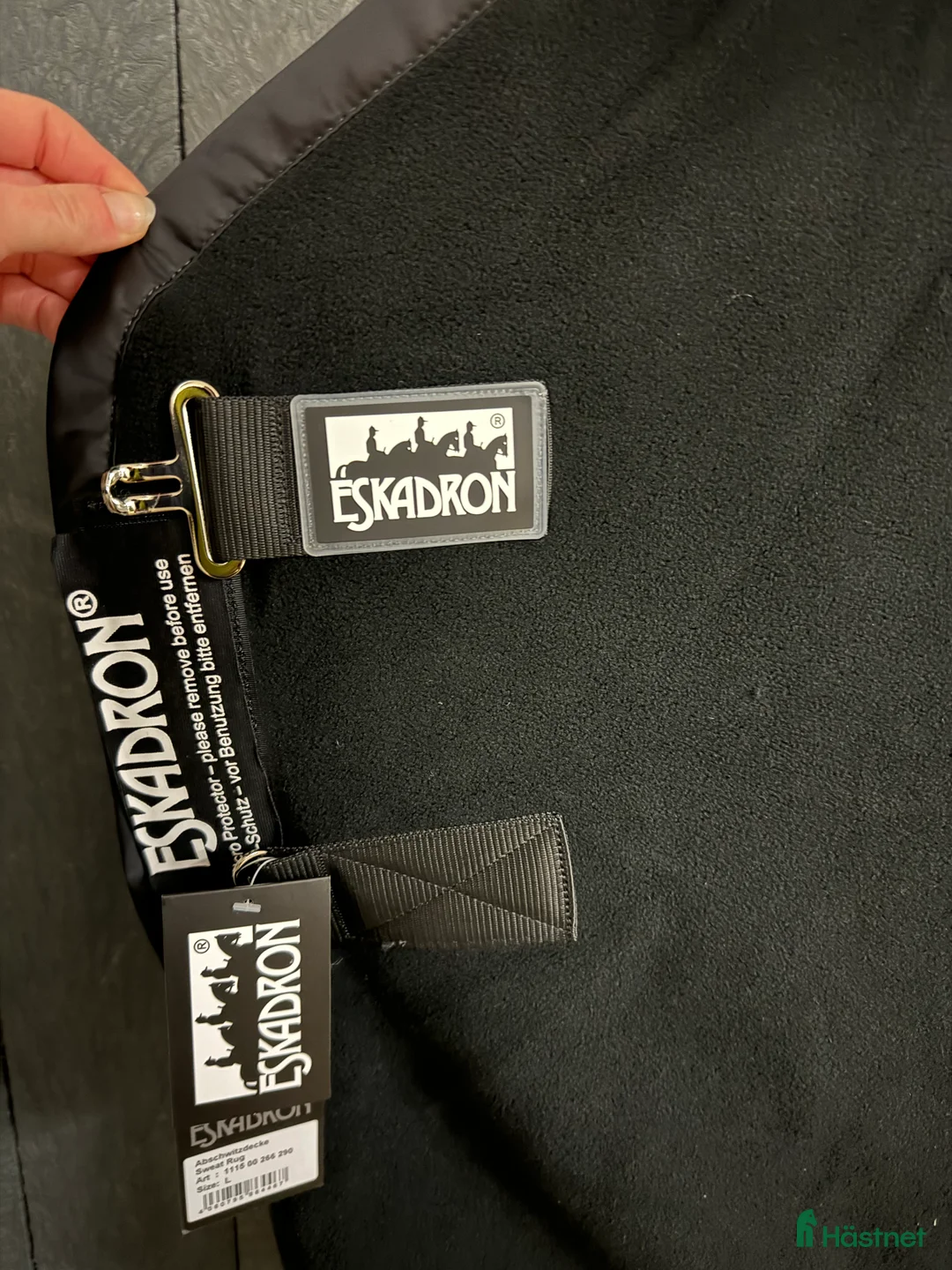 Täcken hästutrustning till salu: Oanvänt fleecetäcke i Skövde - Annons 2