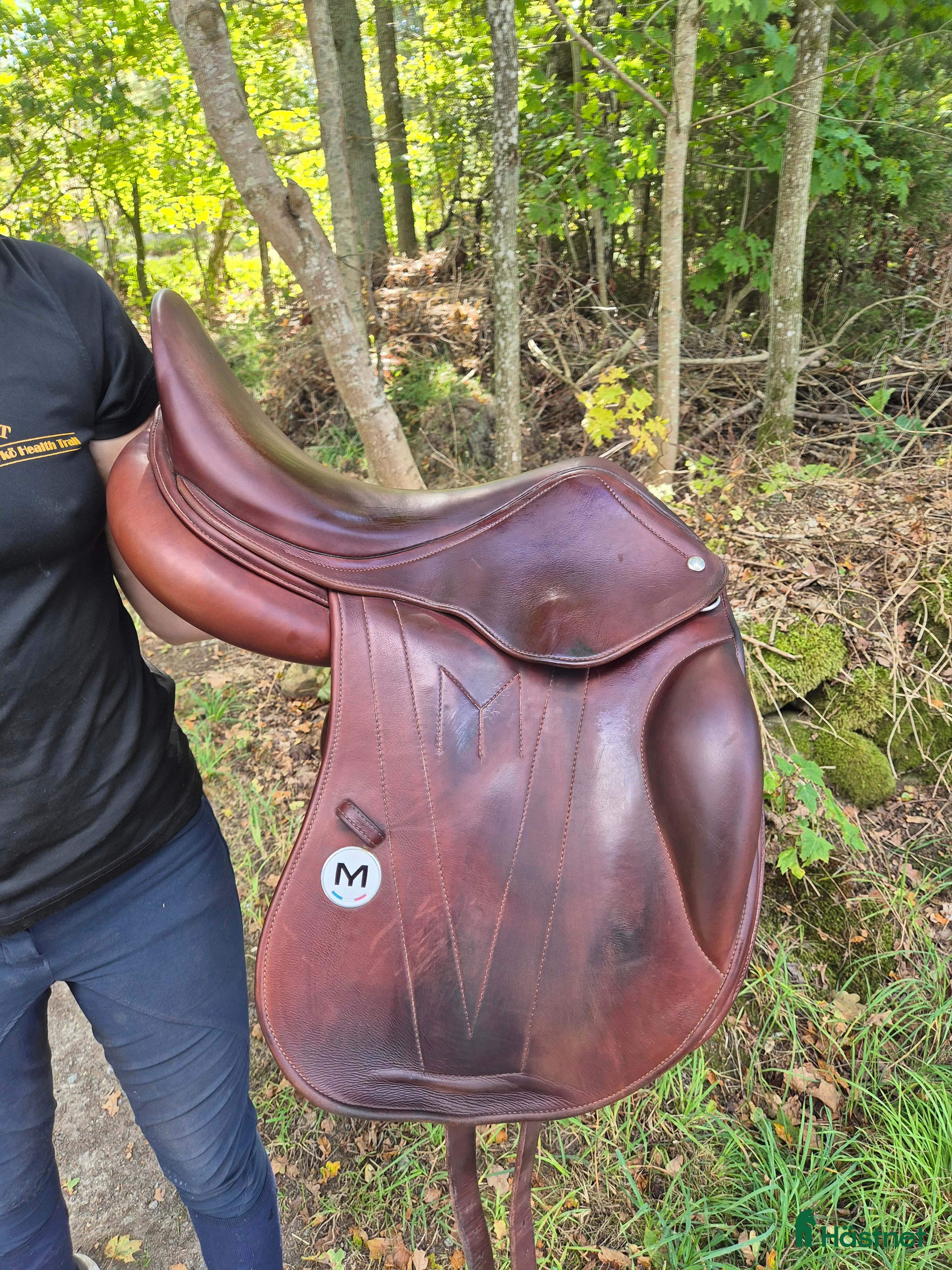 Sadlar hästutrustning till salu: Meyer dressyrsadel i Lyckeby - Annons 1