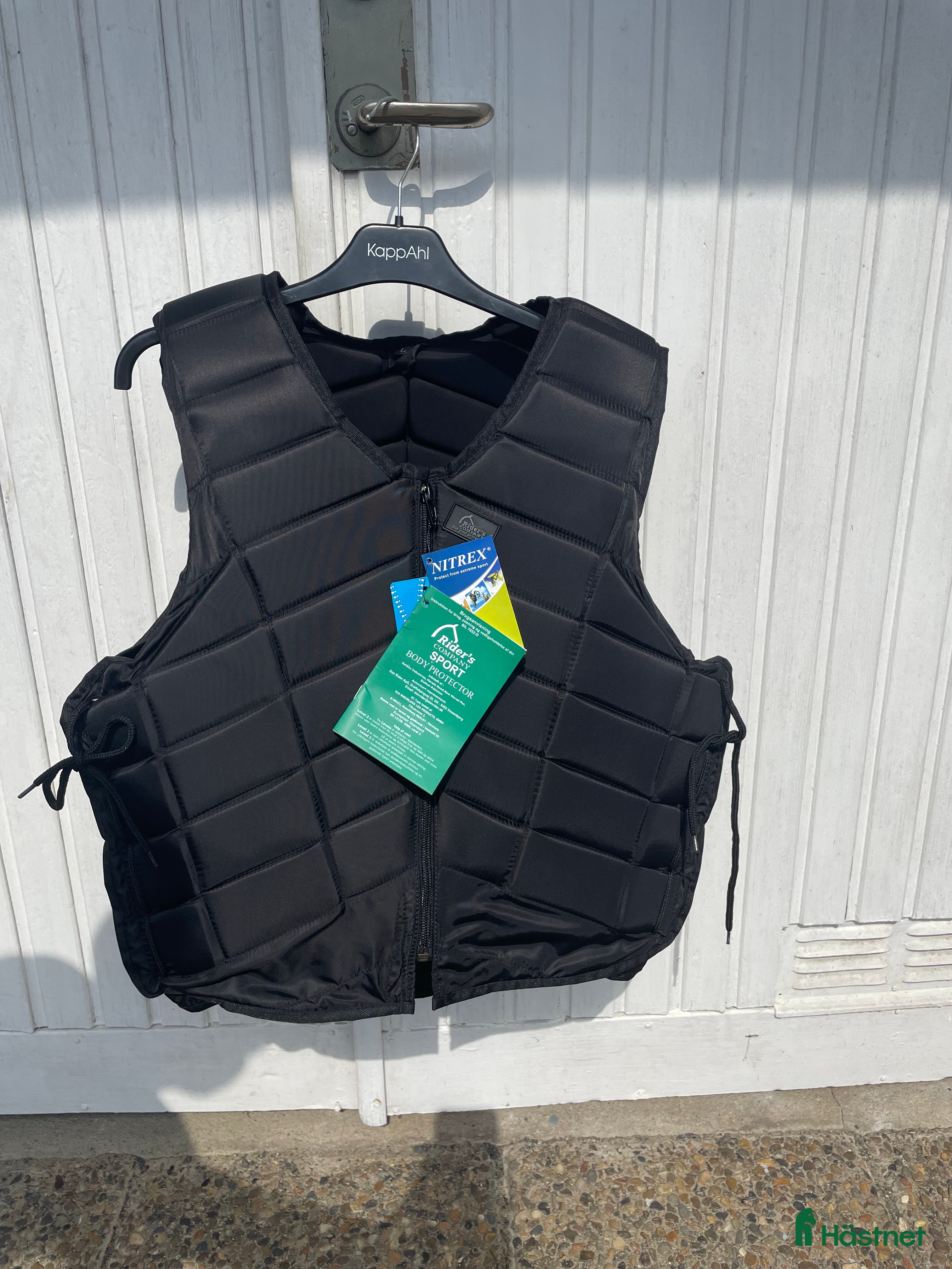 Säkerhetsvästar ryttarutrustning till salu: Rider’s Company säkerhetsväst  i Asarum - Annons 9