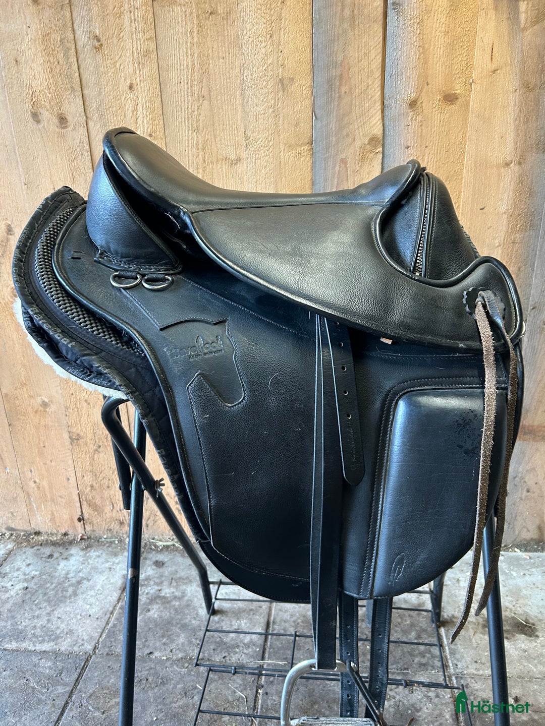 Sadlar hästutrustning till salu: Barefoot Cherokee bomlös sadel i mycket fint skick i Hedemora - Annons 1