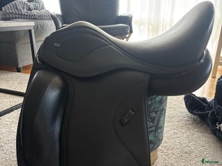 Sadlar hästutrustning till salu: Ikonic light hybrid 16,5” koppjärn i Karlstad - Annons 1