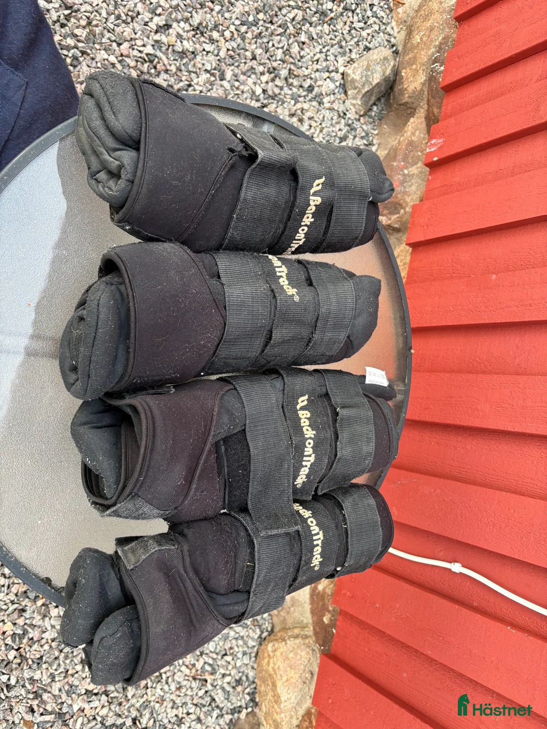 Täcken hästutrustning till salu: Täcken, bandage och transportskydd - Annons 1