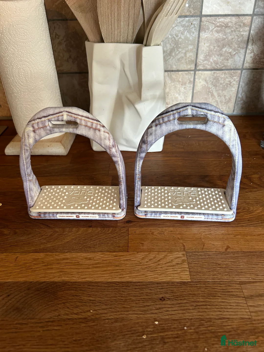 Stigbyglar hästutrustning till salu: Unika stigbyglar i Lessebo - Annons 1