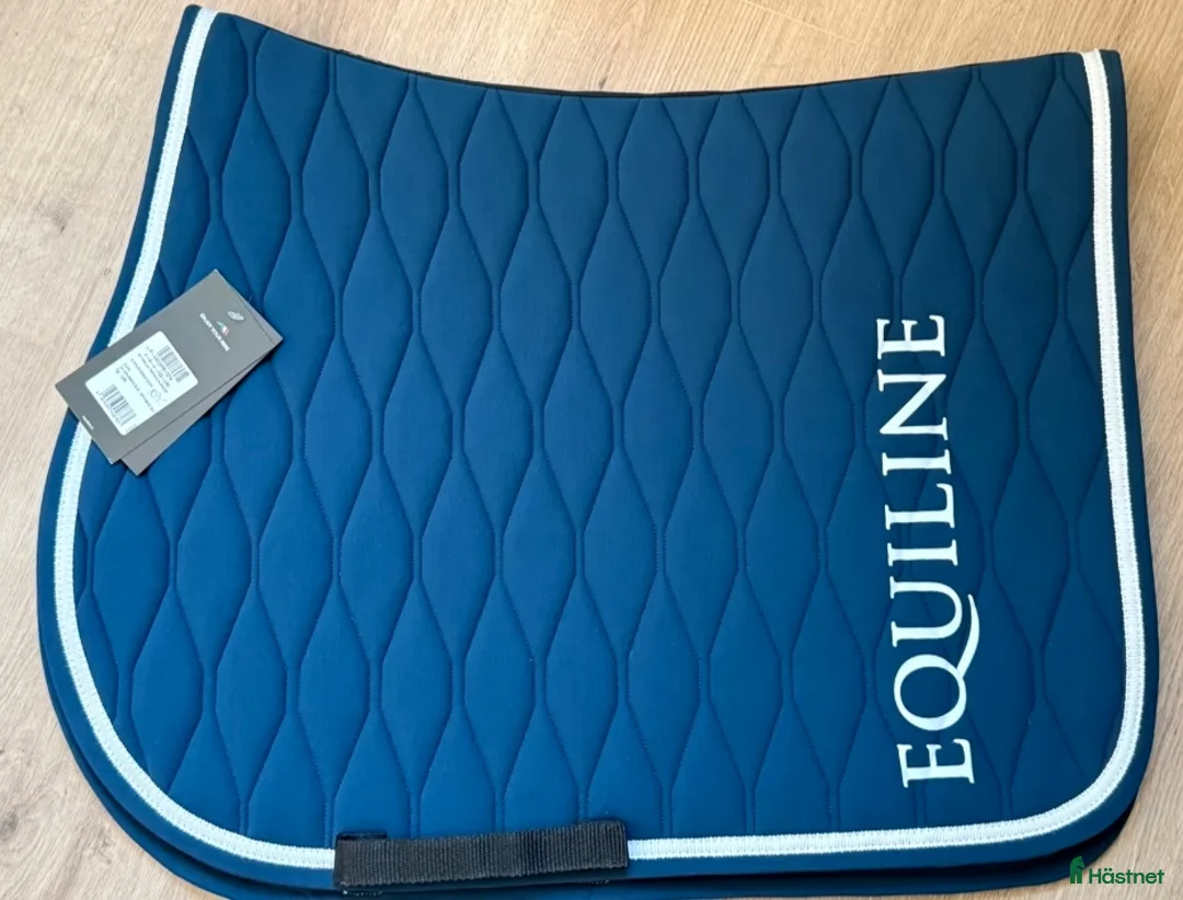 Schabrak & Vojlockar hästutrustning till salu: Hopp/Allround-set Equiline - Annons 2