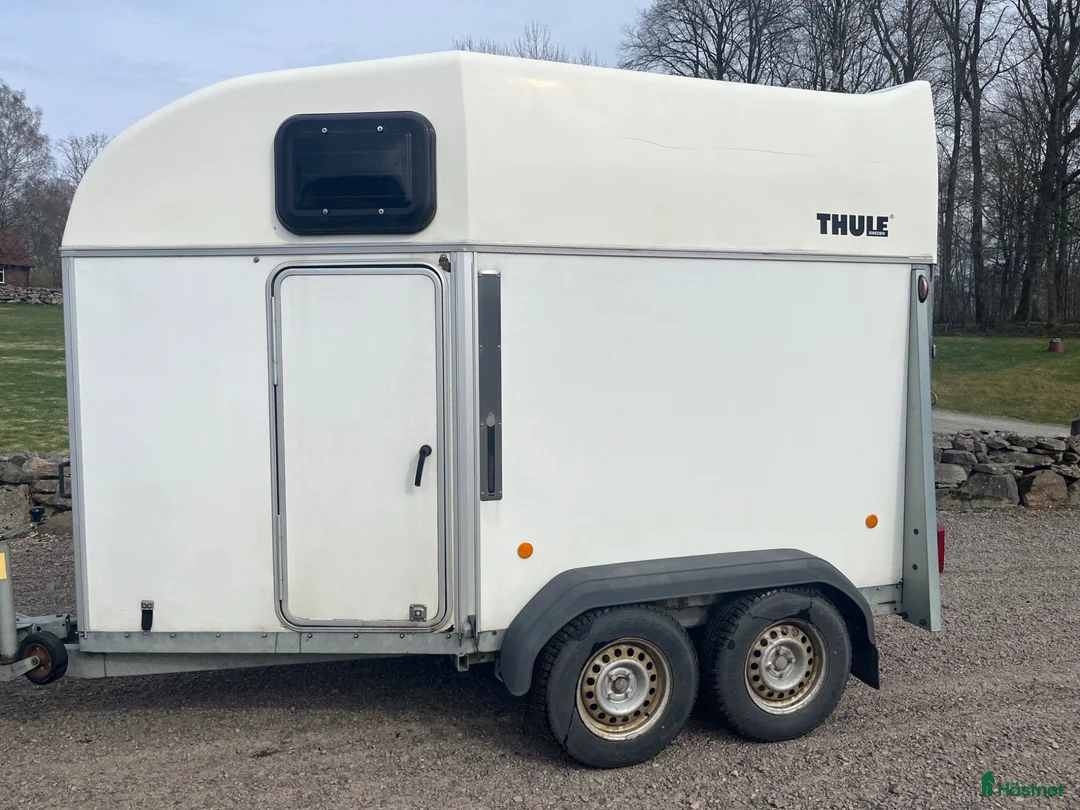 Hästtransporter  fordon & transport till salu: Thule Royal XT i gott skick - Annons 1