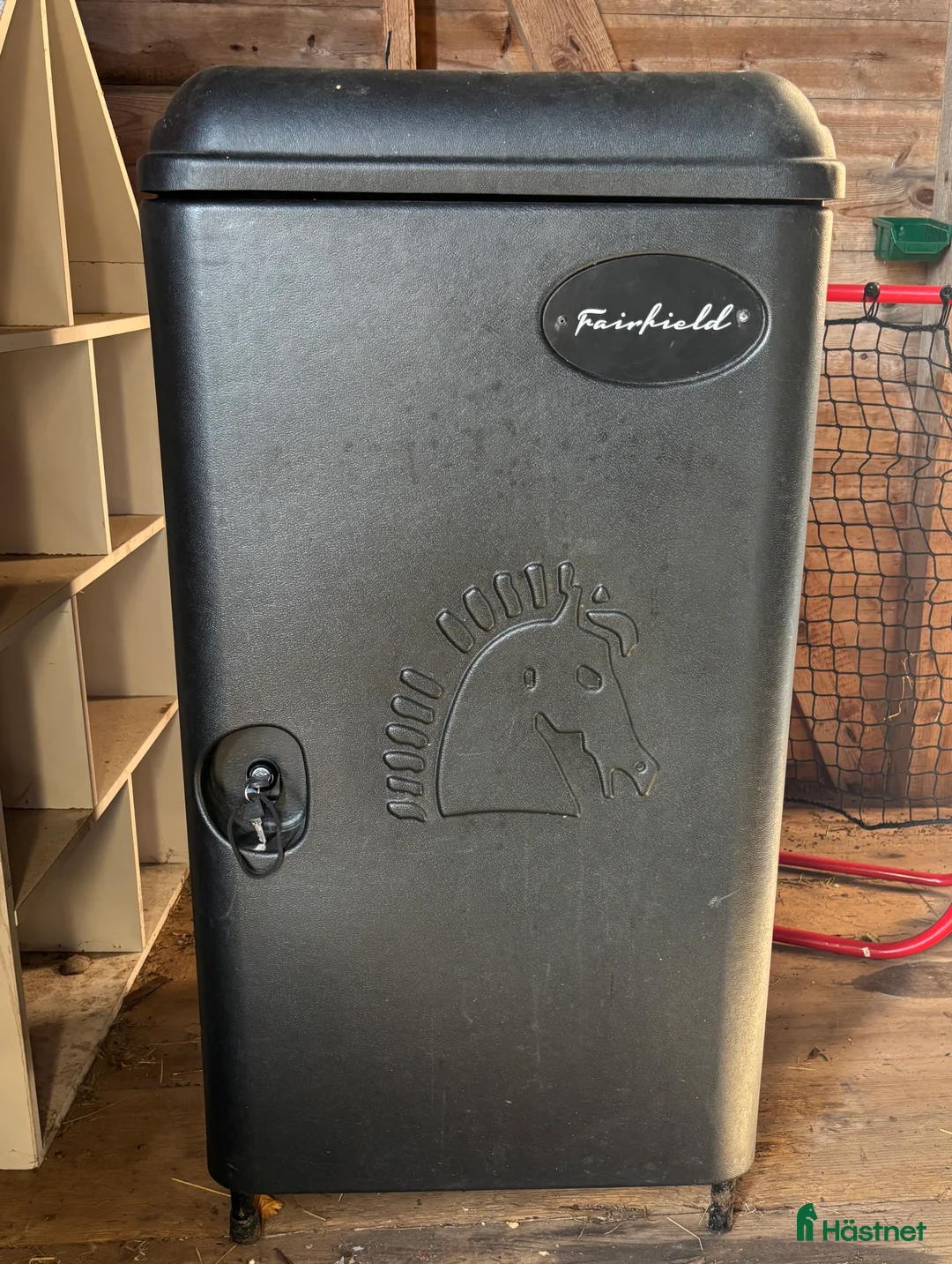 Stallinredning, stängsel & gård övrig utrustning till salu: Sadelskåp - Annons 1