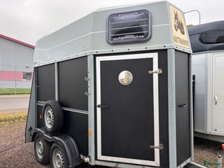Hästtransporter fordon & transport till salu: Nytt golv i Skurup - Annons 3