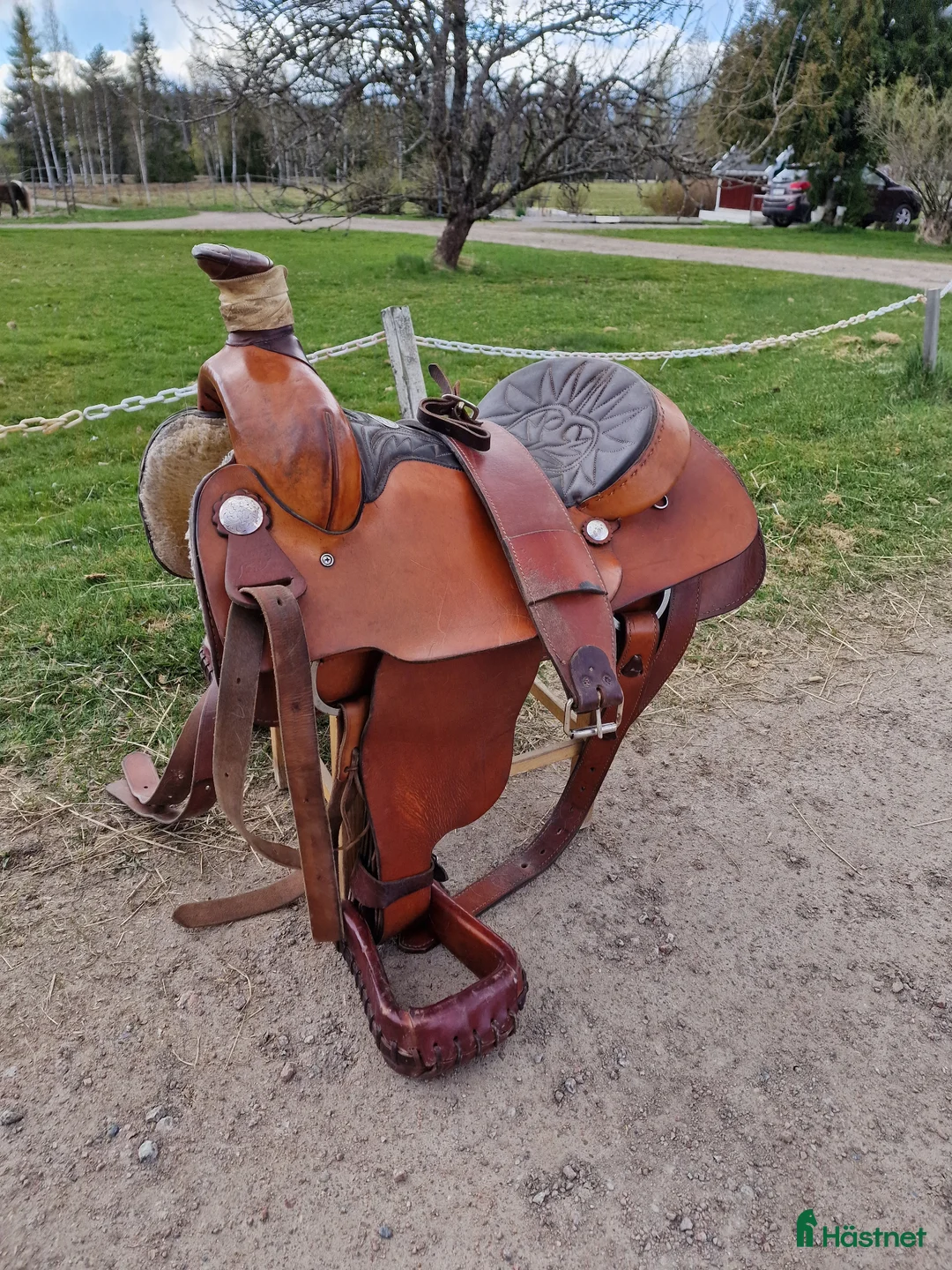 Sadlar hästutrustning till salu: Fin äldre Simco slumpas bort - Annons 1