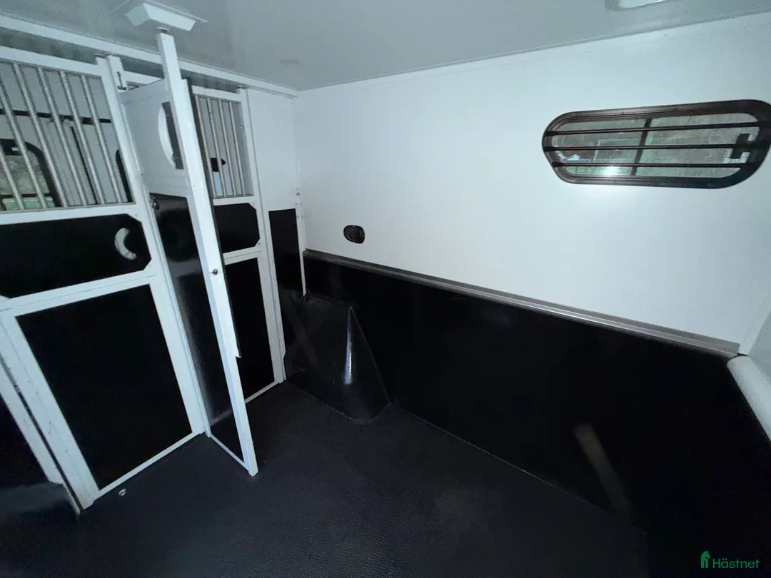 Hästlastbilar  fordon & transport till salu: Reanult Theault Hästlastbil i Kimstad - Annons 6