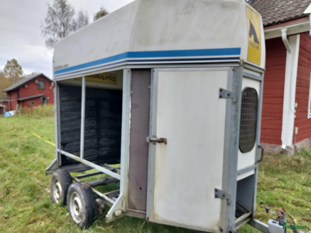 Hästtransporter  fordon & transport till salu: Fixa själv hästsläp Thule Trane 150 TB/2006 i Vingåker - Annons 4