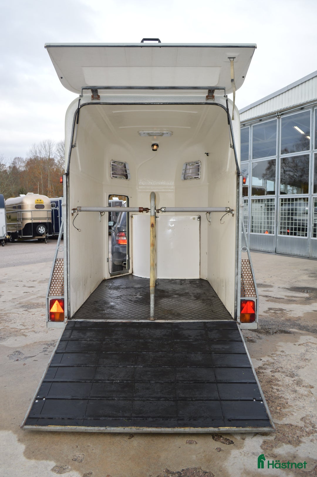 Hästtransporter  fordon & transport till salu: Henra Contessa XL Hästsläp Totvikt 1990kgStorhäst  - Annons 4