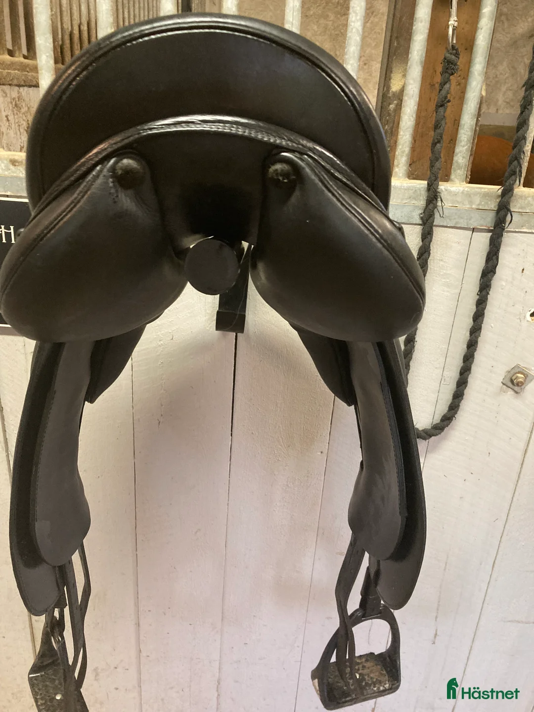 Sadlar hästutrustning till salu: Skön Island/Dressyr sadel  - Annons 2