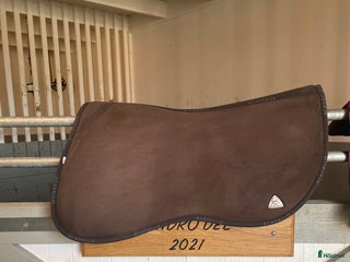 Sadeltillbehör hästutrustning till salu: Acavallo pad säljes - Annons 24