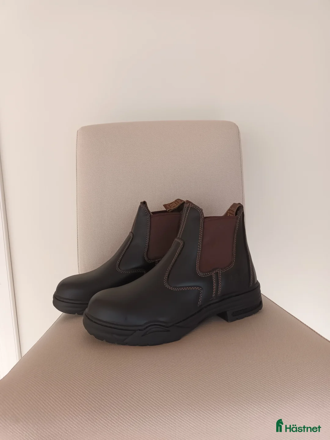 Ridstövlar ryttarutrustning till salu: Mountain Horse Stall/ridsko - Annons 3