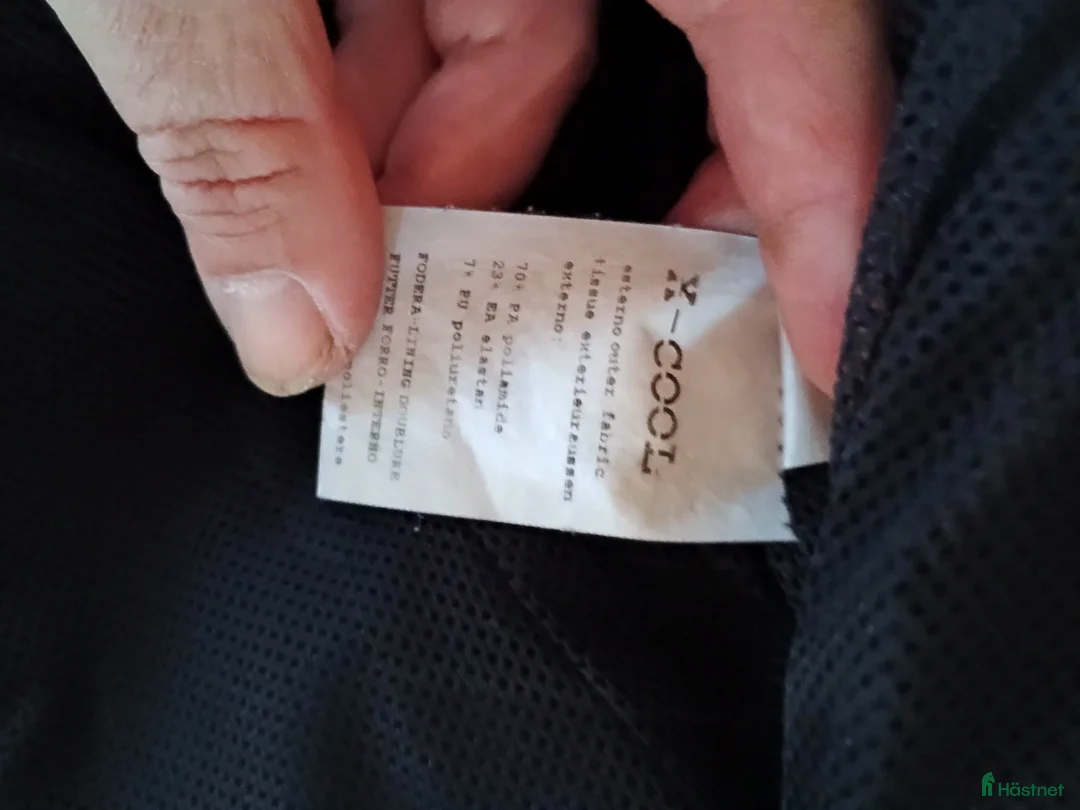 Jackor & Kavajer ryttarutrustning till salu: Jacket, ridstövlar, ridhjälm  - Annons 4