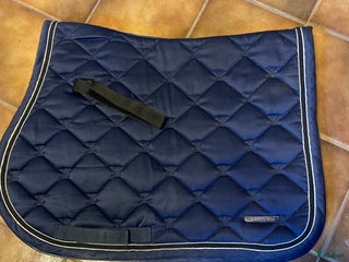 Schabrak & Vojlockar hästutrustning till salu: Fint lamicell schabrak i Björköby - Annons 18