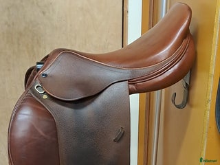Sadlar hästutrustning till salu: Italiensk flatback hoppsadel i Västerhaninge - Annons 20