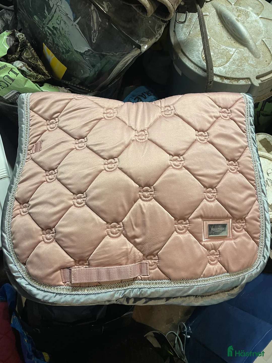 Schabrak & Vojlockar hästutrustning till salu: Schabrak och huvor säljs billigt i Sävedalen - Annons 6