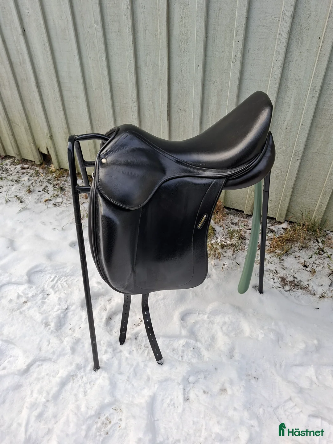 Sadlar hästutrustning till salu: Childeric Dac 17,5 tum i Fjärås - Annons 1