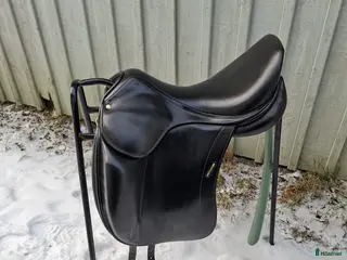 Sadlar hästutrustning Childeric Dac 17,5 tum i Fjärås - Annons 3