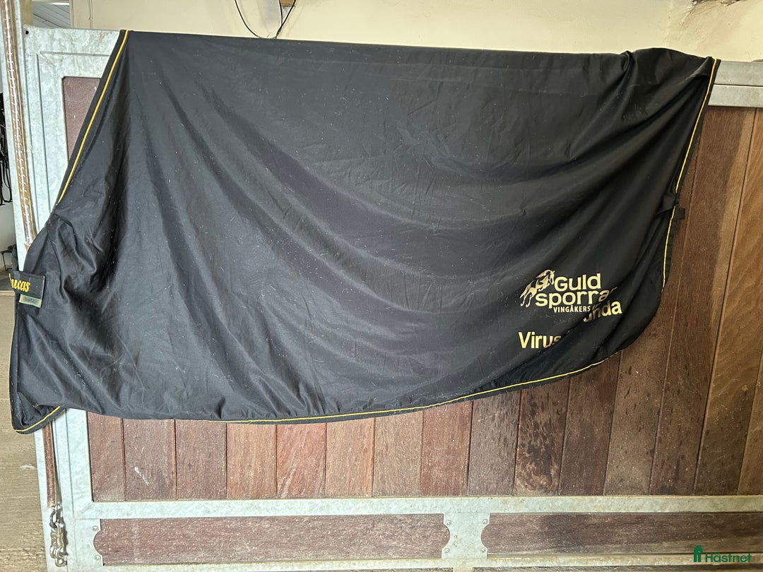 Täcken hästutrustning till salu: Bucas Power Color och nya lindor i Vellinge - Annons 3