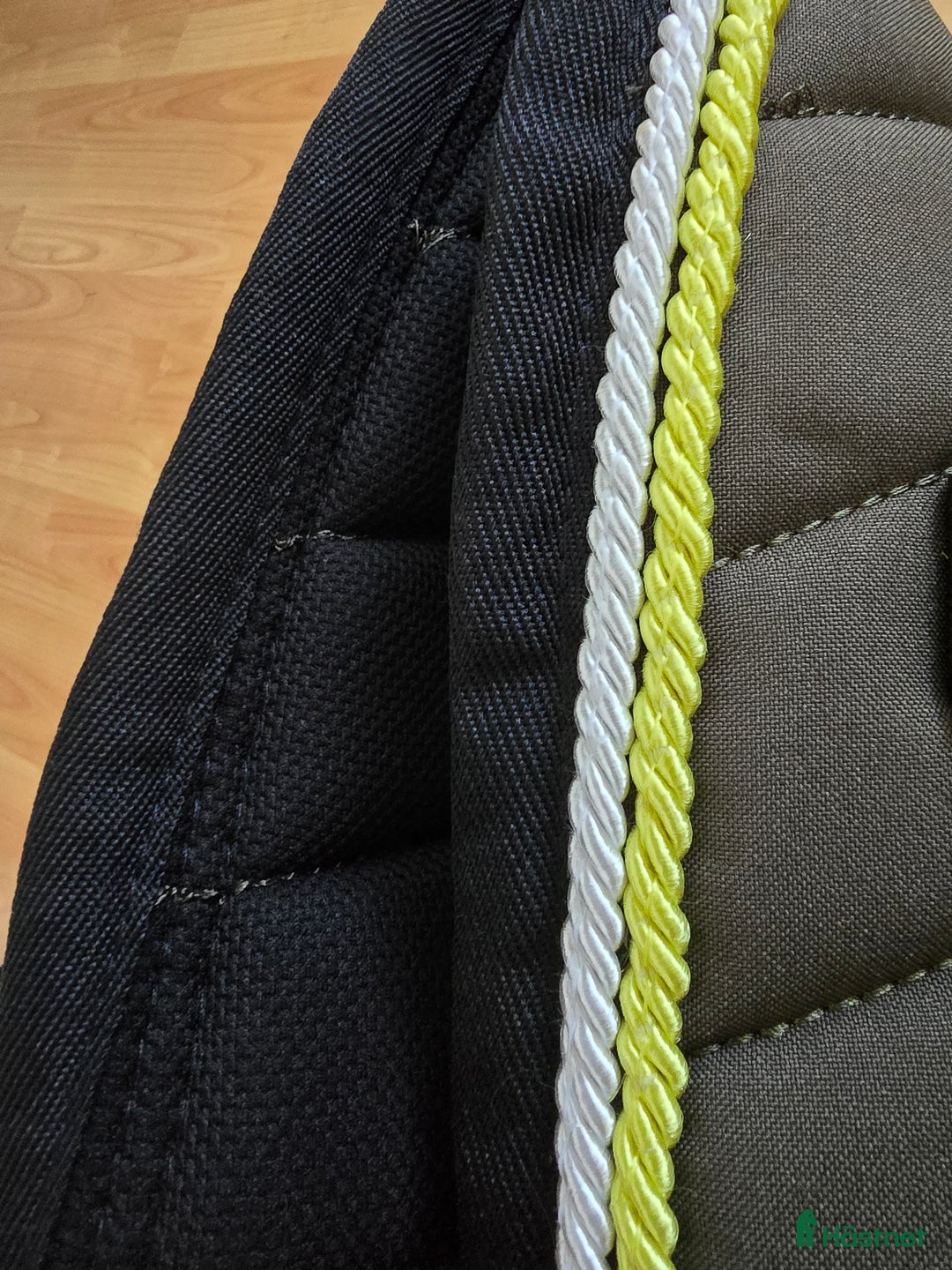 Schabrak & Vojlockar hästutrustning till salu: Eskadron dressyrschabrak NYTT i Åkers Styckebruk - Annons 2