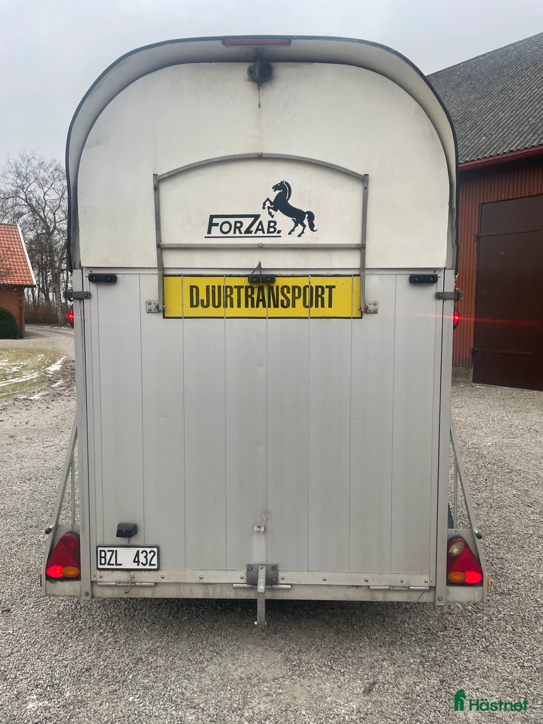 Hästtransporter  fordon & transport till salu: Forzab 2013 extra hög och bred i Eslöv - Annons 2