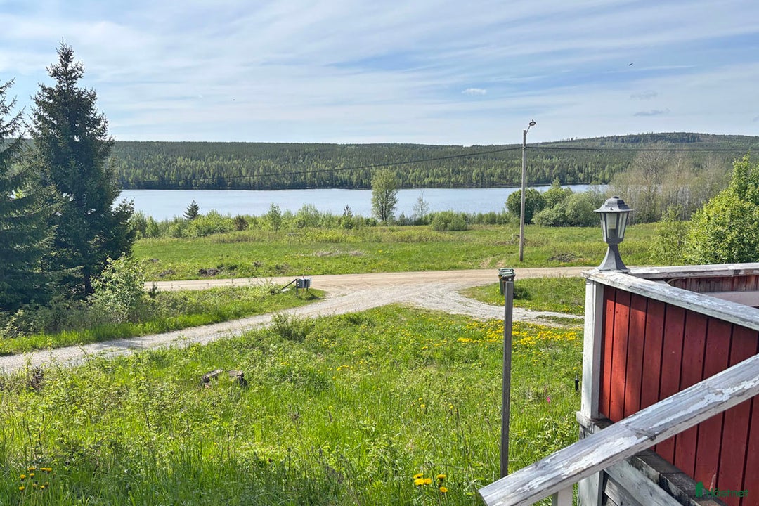  hästgårdar till salu: 15ha - Gård med strandtomt i Bräcke - Bild 2