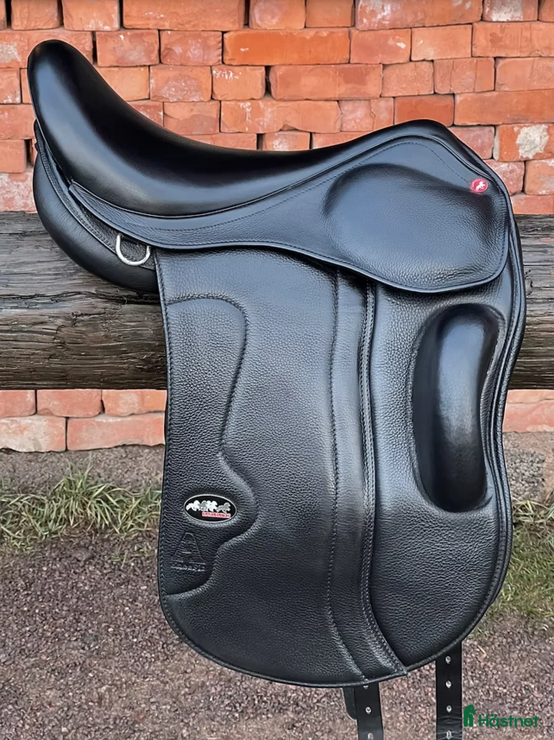 Sadlar hästutrustning till salu: Islandssadlar - Prestige, Karlslund, HR, Lippo - Annons 1