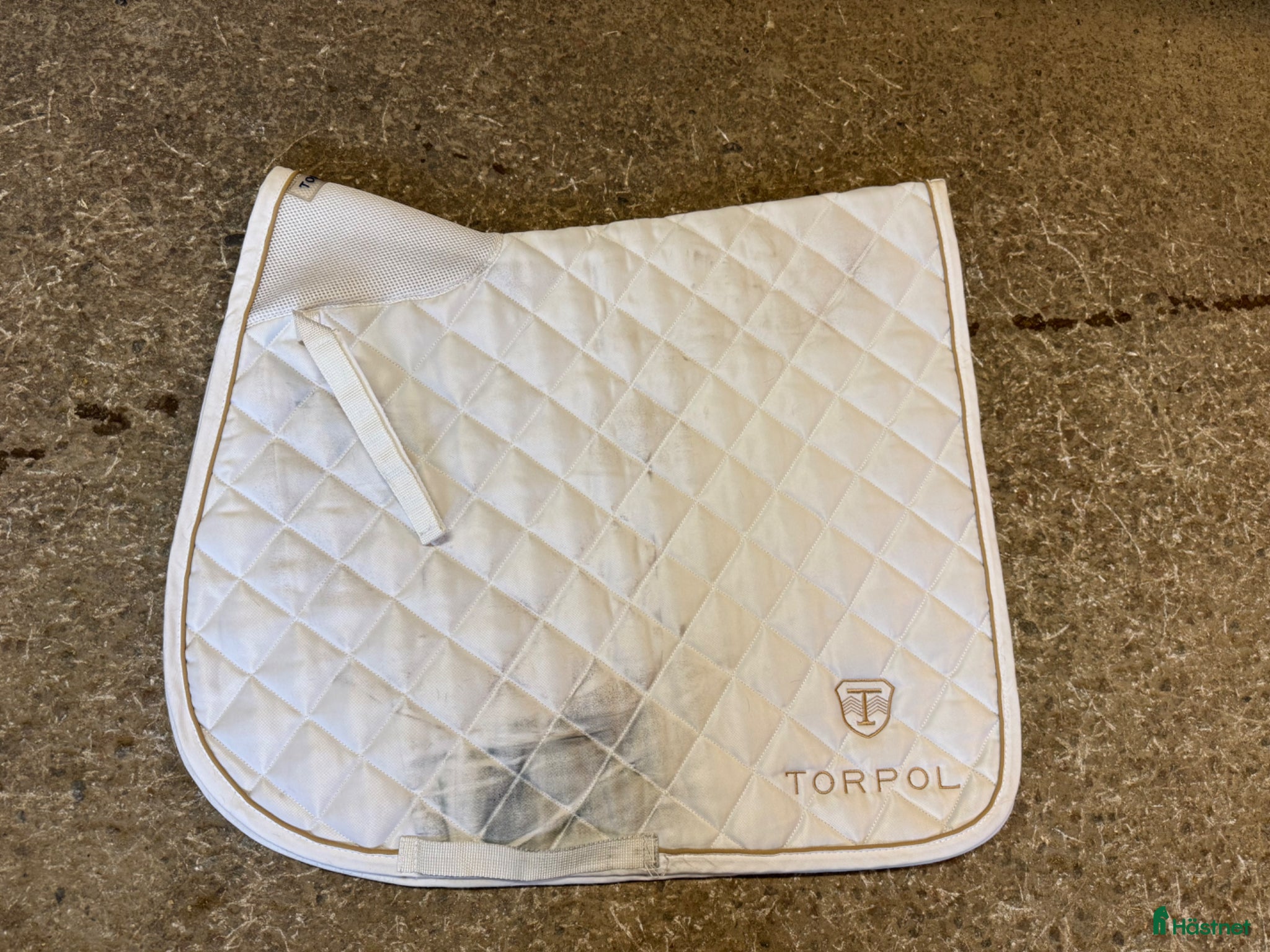 Schabrak & Vojlockar hästutrustning Vitt dressyrschabrak  - Annons 13