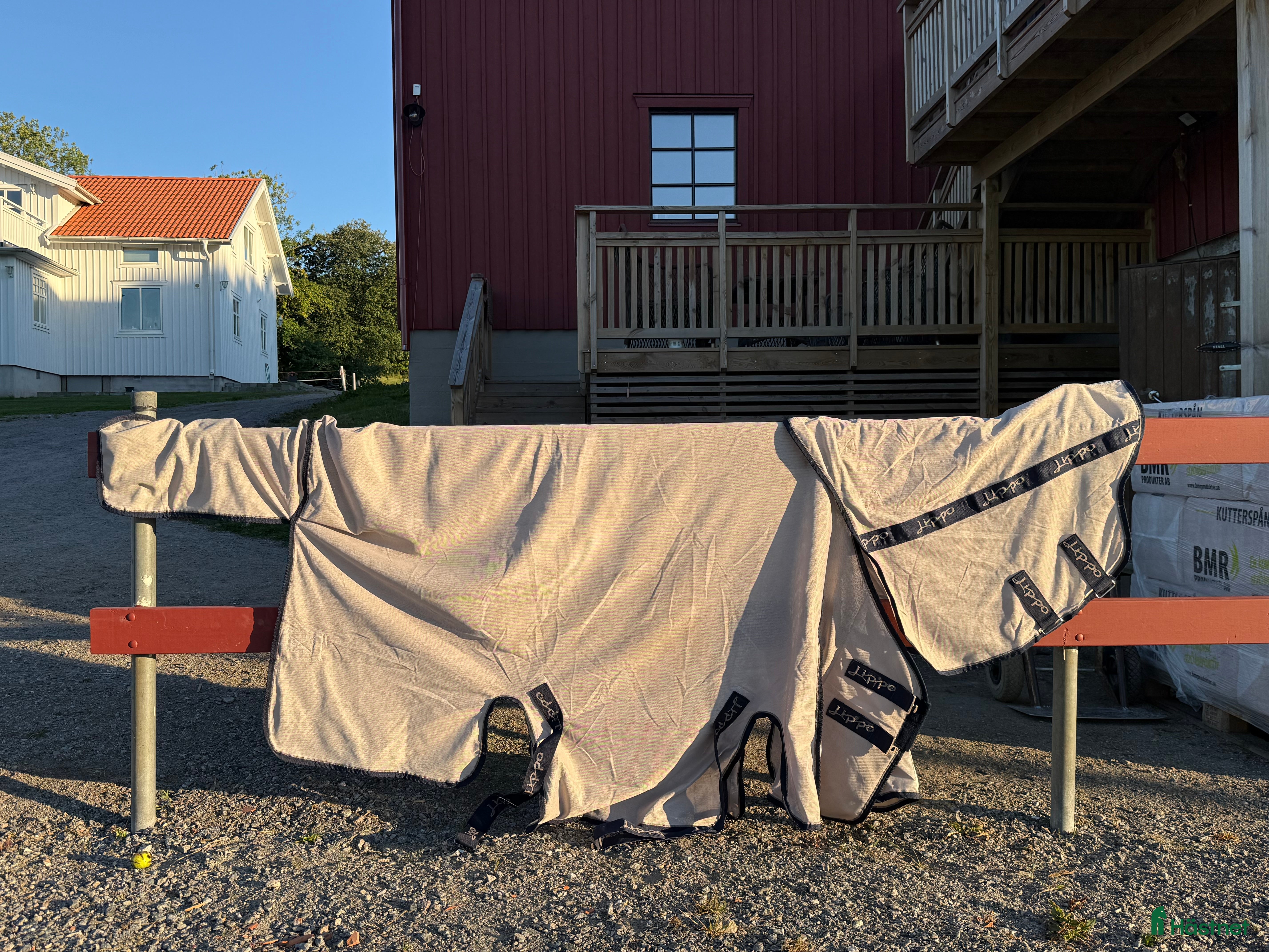 Täcken hästutrustning till salu: Nytt Lippo flugtäcke  i Henån - Annons 21