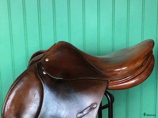 Sadlar hästutrustning till salu: Forestier flatbackssadel i Falun - Annons 1