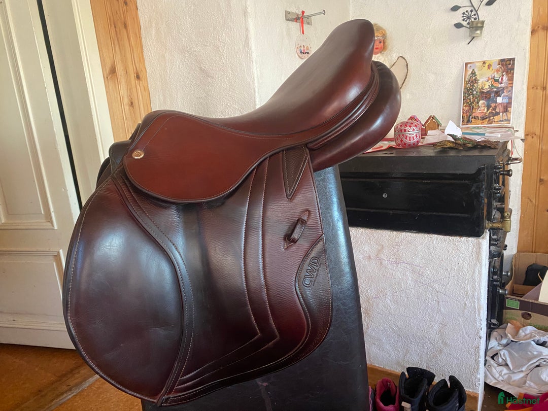 Sadlar hästutrustning till salu: CWD SE02 kalvskinn i Strömsholm - Annons 1