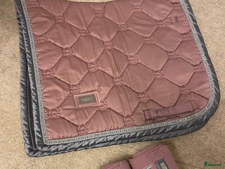 Schabrak & Vojlockar hästutrustning till salu: Flera Dressyrschabrak från Equestrian Stockholm i Brastad - Annons 4