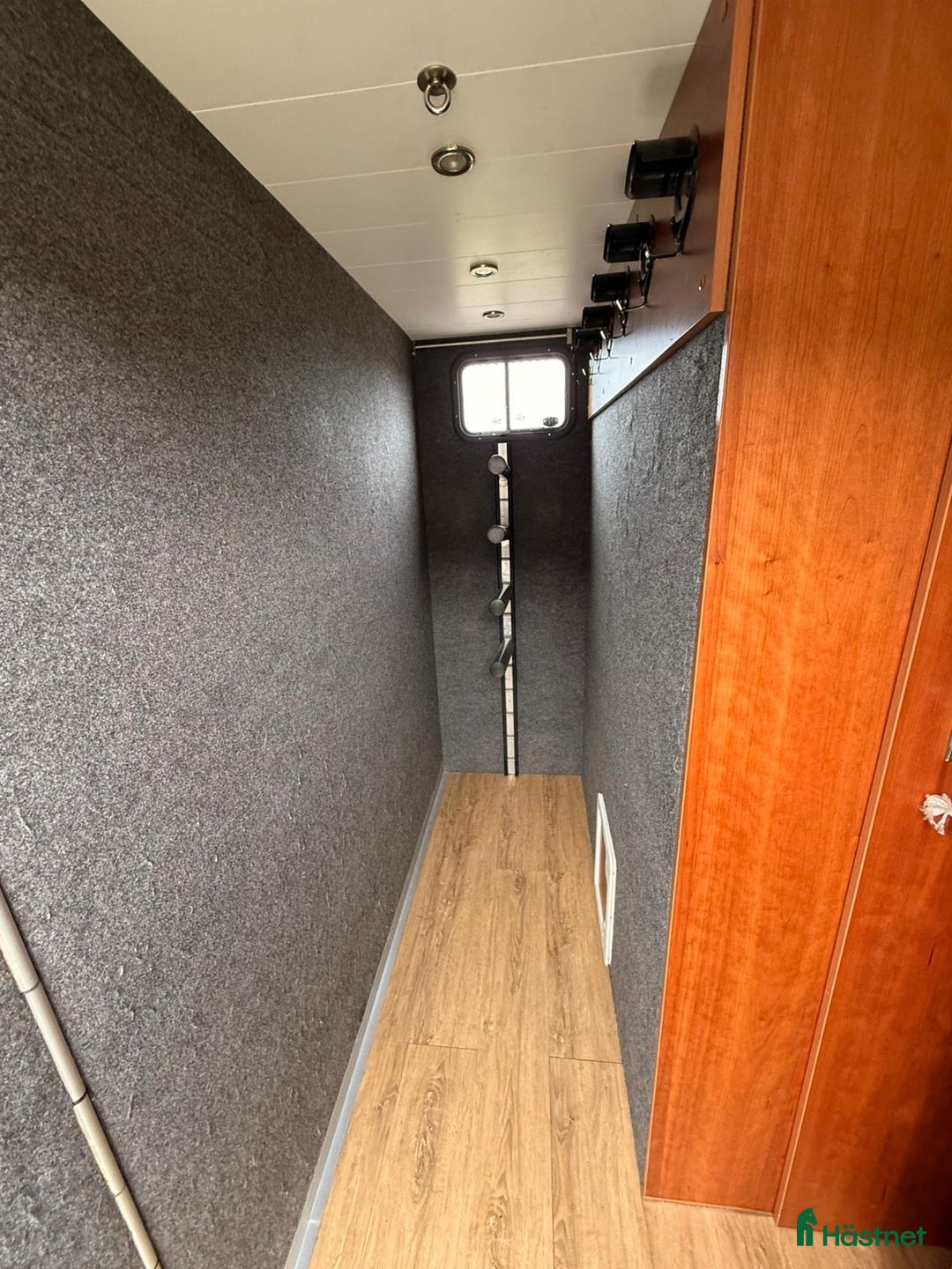 Hästlastbilar  fordon & transport till salu: PRISSÄNKT! JWR hästlastbil med bodel i Blentarp - Annons 5