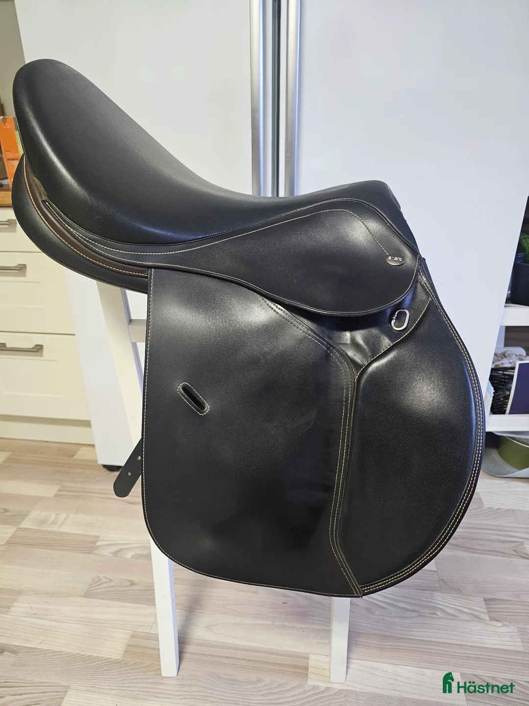 Sadlar hästutrustning till salu: Lippo Smart 17,5tum.  - Annons 2