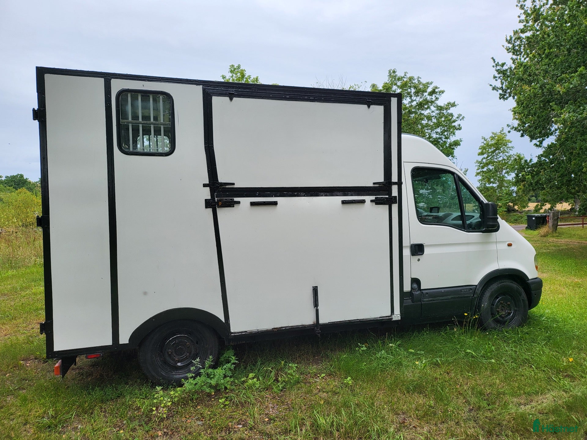 Hästlastbilar  fordon & transport till salu: Nybesiktigad B-Kortare! Bara att ut och åka!  - Annons 2