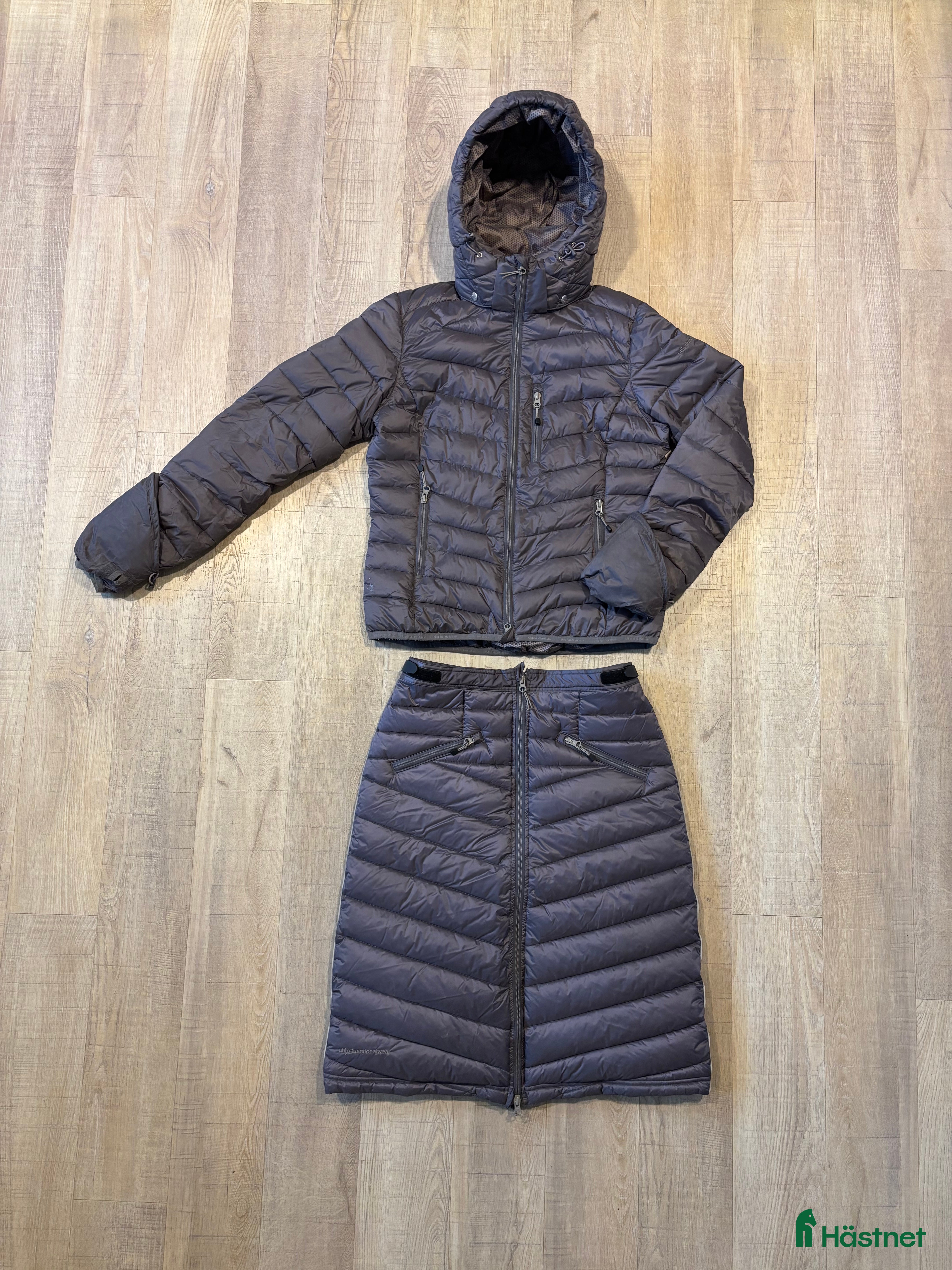 Jackor & Kavajer ryttarutrustning till salu: Uhip set jacka + ridkjol, storlek 38/40 i Onsala - Annons 8