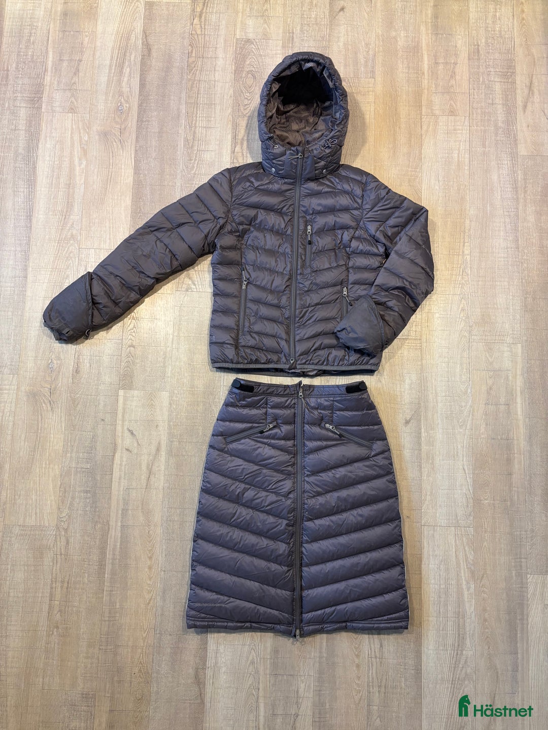 Jackor & Kavajer ryttarutrustning till salu: Uhip set jacka + ridkjol, storlek 38/40 i Onsala - Annons 1