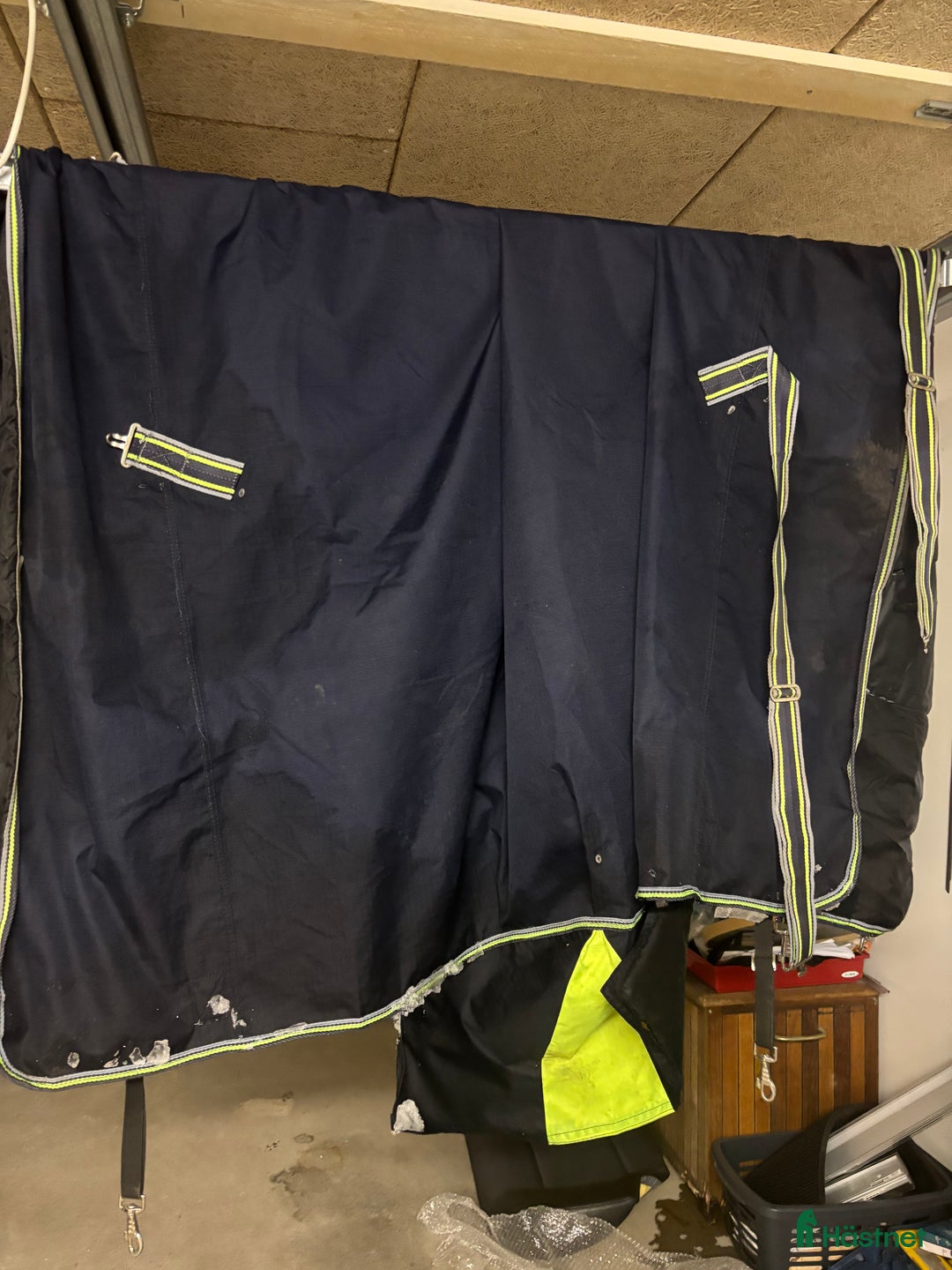 Täcken hästutrustning till salu: Regntäcke med halvhals från Globus 0g  i Lessebo - Annons 2