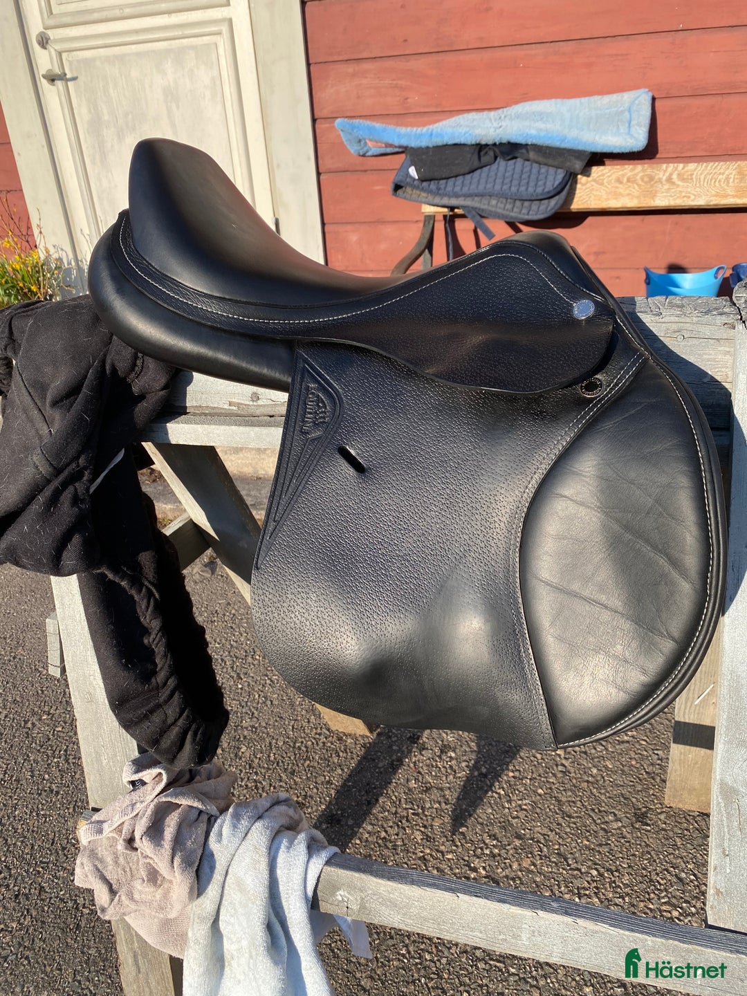 Sadlar hästutrustning till salu: Equiline E5 i FINT skick i Trollhättan - Annons 1