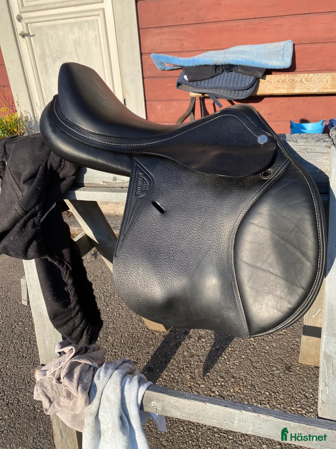 Sadlar hästutrustning till salu: Equiline E5 i FINT skick i Trollhättan - Annons 1